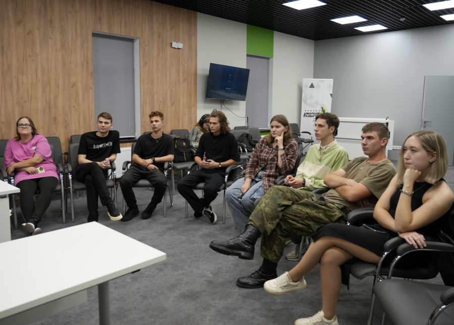 В Молодежном центре прошёл мастер-класс «Твой Ход Дебаттл»