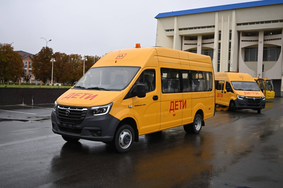В Адыгее обновили школьный автопарк