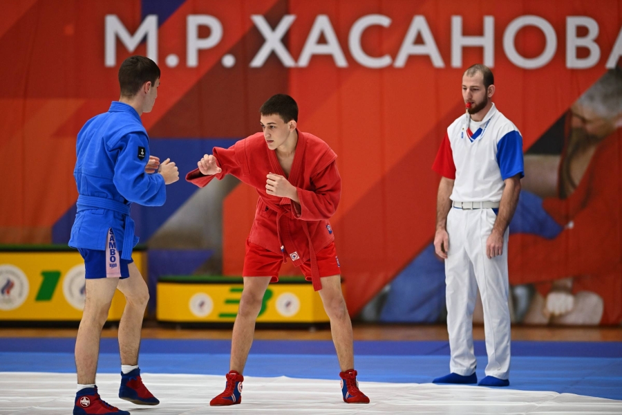 В Майкопе проходят IX Всероссийские юношеские соревнования по самбо