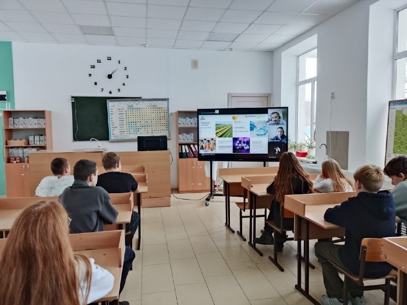 Ученики агрокласса из Гиагинского района приняли участие в тематическом вебинаре