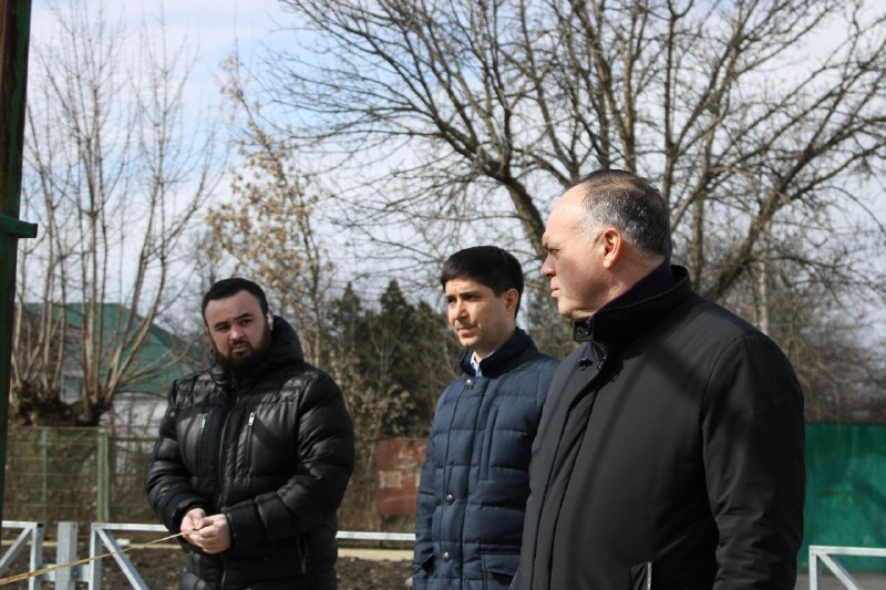 Глава МО "Яблоновское городское поселение" Заурдин Атажахов провел выездное совещание
