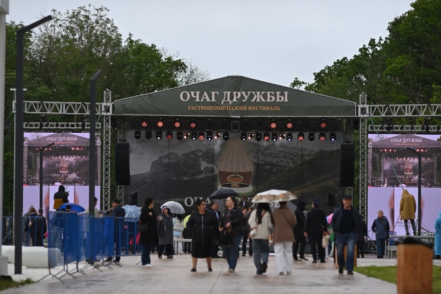 В Адыгейске проходит первый гастрономический фестиваль "Очаг дружбы"